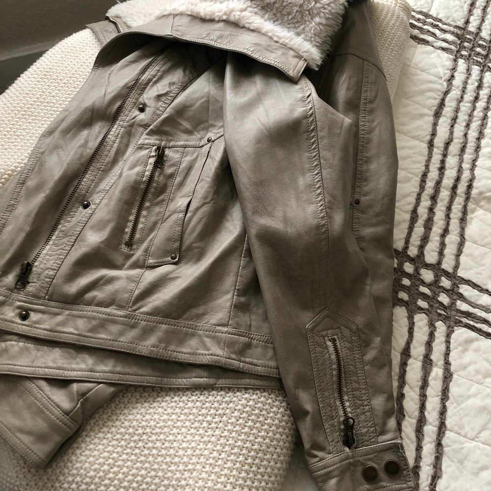 Tan leather jacket - Picture 2 of 4
